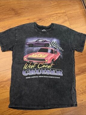 Hollister graphic shirt
